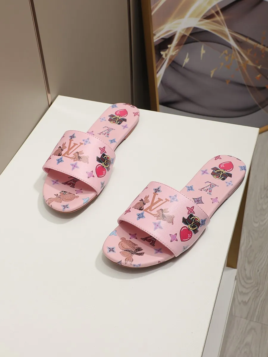 👟👟Ex-factory price 320👟👟 LV’s new flat-low flip-flops, 5D printed jade rabbit pattern, cowhide surface and sheepskin lining, genuine leather bottom imported from Italy, size 35-41